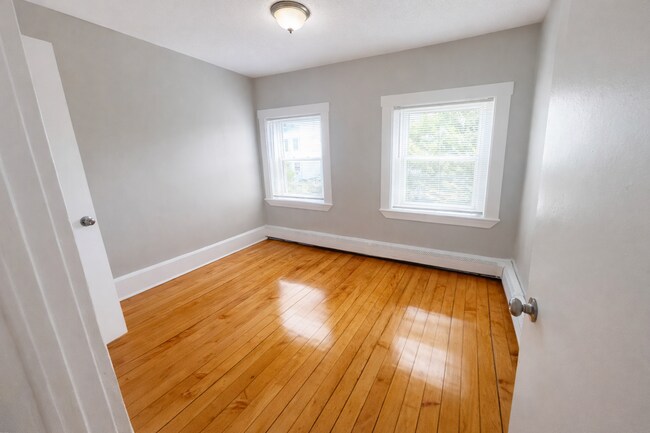 Building Photo - 270 Bowdoin St