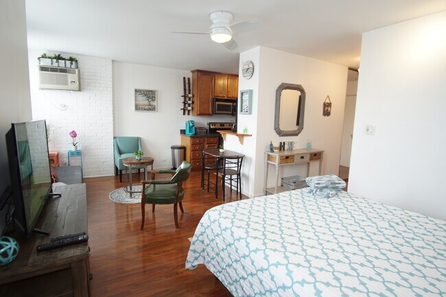 Foto del edificio - 636 W Webster Ave