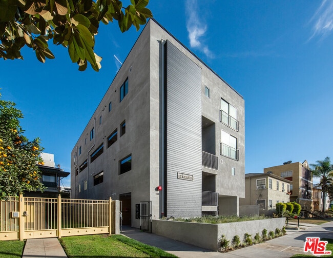 Foto del edificio - 118 Orlando Ave