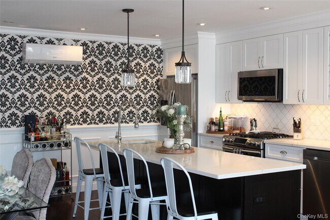 Foto del edificio - 3157 Waterbury Ave