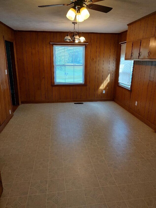 Primary Photo - 445 Stanley Valley Rd