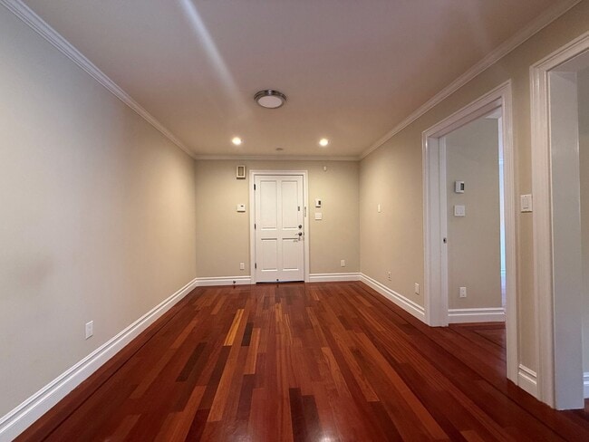 Building Photo - 230 Urbano Dr