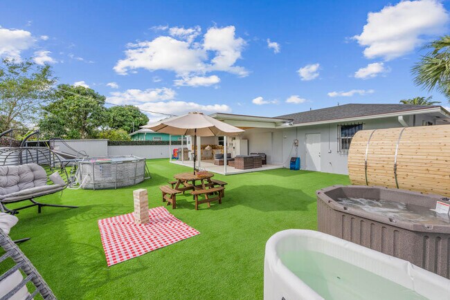 Building Photo - 2128 Dock St