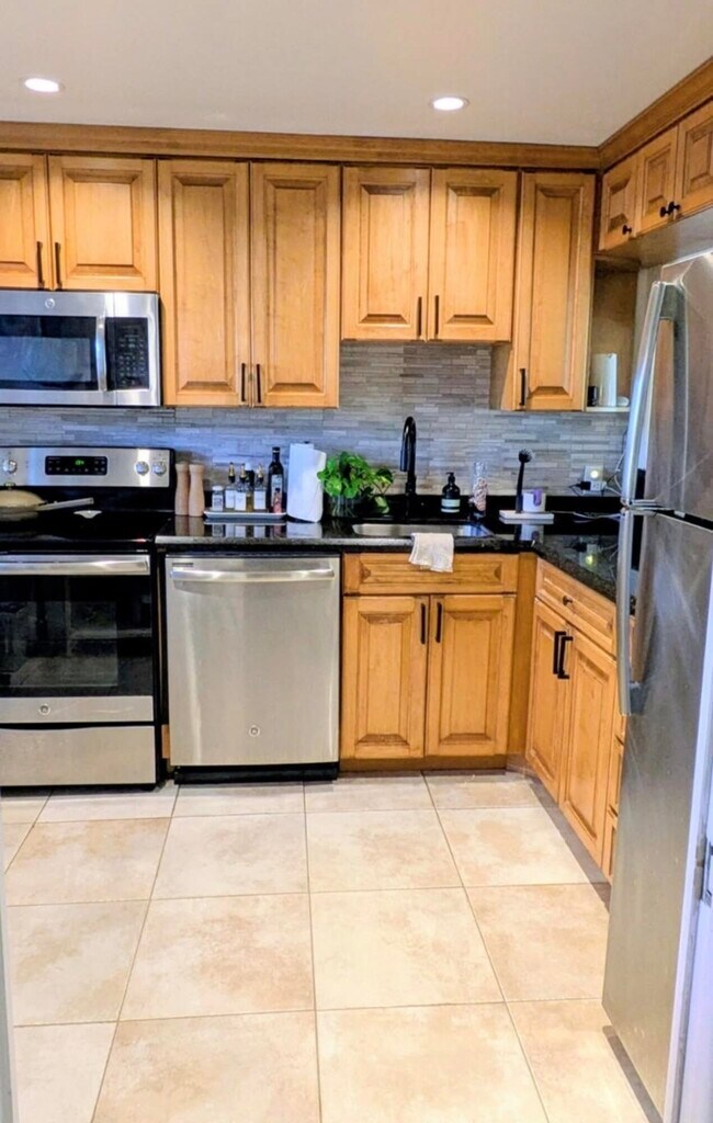 Foto del edificio - 3100 N Palm Aire Dr