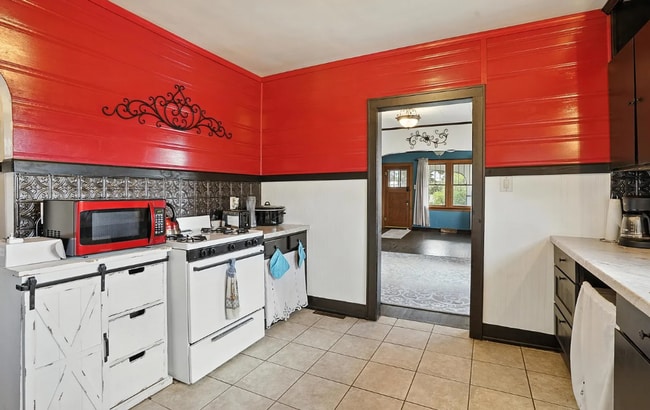 Building Photo - Fully Furnished 5-Bedroom Retreat in the Heart of Lead, SD!