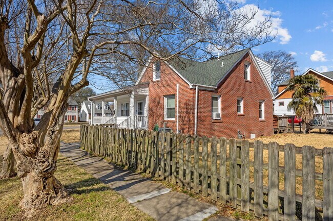 Foto del edificio - 9120 Granby St