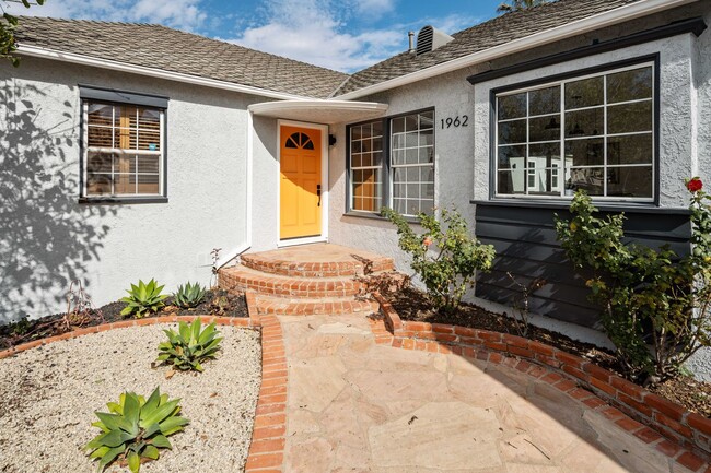 Building Photo - Gorgeous Home in Faircrest Heights!