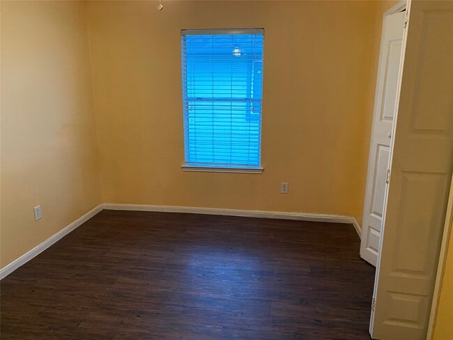 Building Photo - 9311 Eaglewood Spring Dr