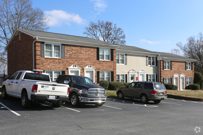 Building Photo - Holly Hill Townhomes