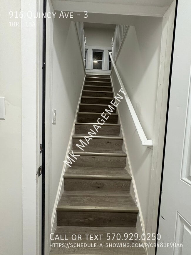 Building Photo - 916 Quincy Ave