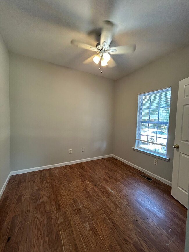 Foto del edificio - Cute 3 Bedroom, 2 Bath near Historic Downtown Wilmington - WHA Approved