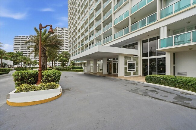 Foto del edificio - 2100 S Ocean Ln