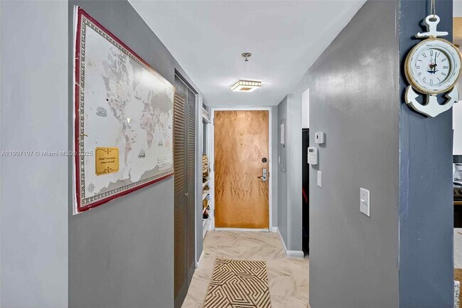 Foto del edificio - 1200 Brickell Bay Dr