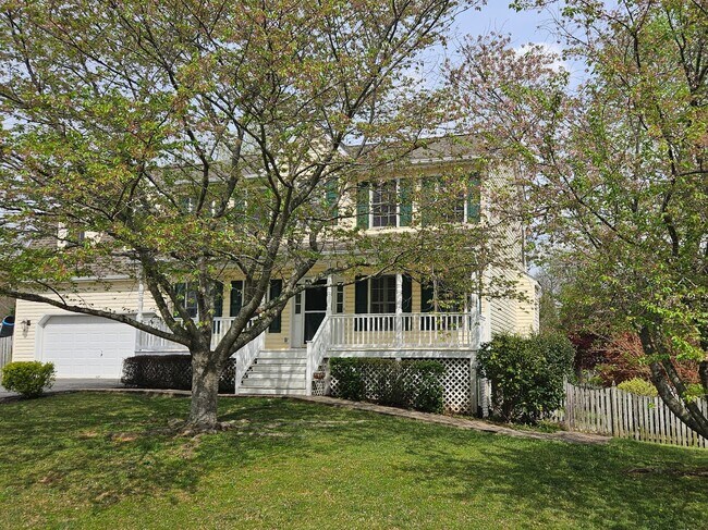 Foto del edificio - 4 BR, 3.5 BA Colonial