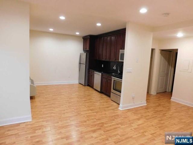Building Photo - 825 Palisade Ave