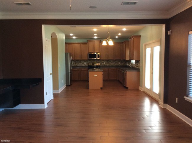 Building Photo - 745 Porto Cristo Ave