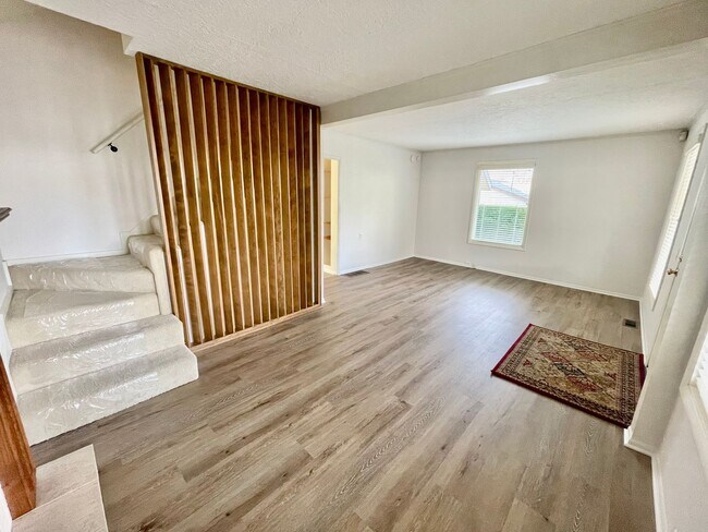 Foto del edificio - Discover Comfort & Charm in a Prime Location: 2BD/2B Single-Family Home!