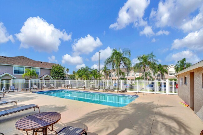 Foto del edificio - 517 Kensington Lake Cir