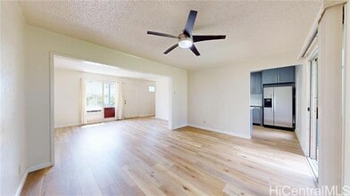 Building Photo - 98-1426-1426 Kaahumanu St