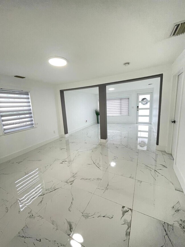 Foto del edificio - 5829 Fillmore St