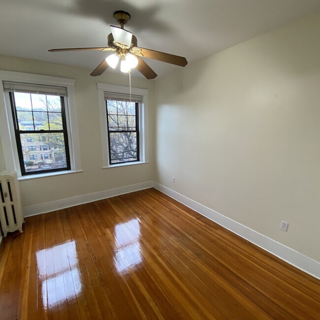 Building Photo - 1412 Commonwealth Ave