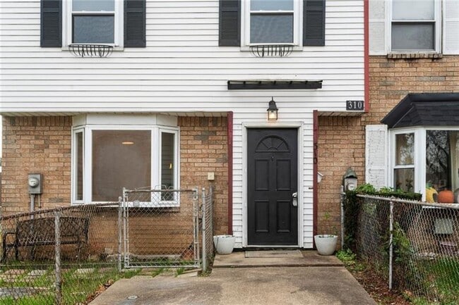 Building Photo - 310 Enright Ct