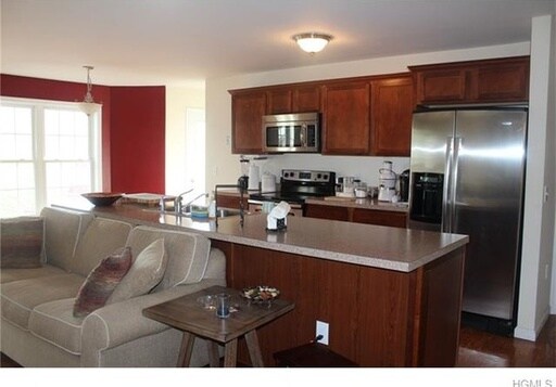 Foto del edificio - 18 Vineyard Ln