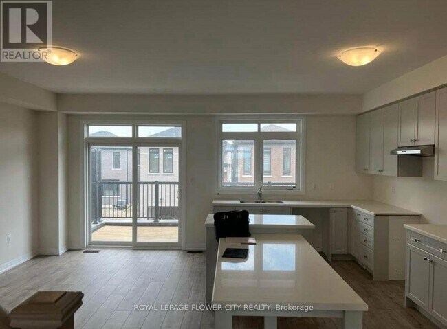 Building Photo - 55 Ravenbury St