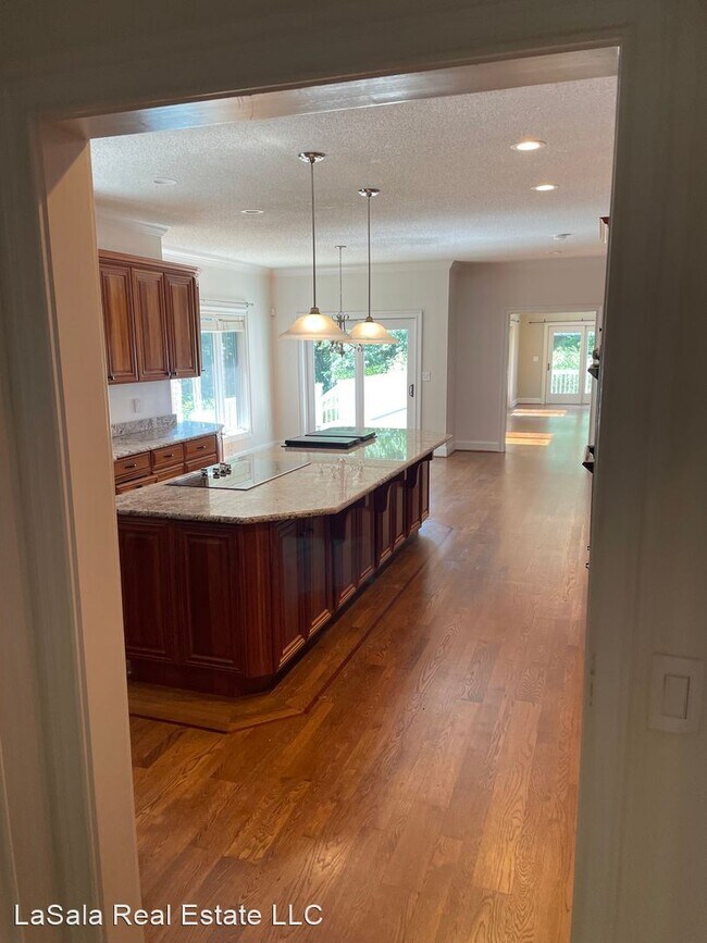 Foto del edificio - 5 br, 4.5 bath House - 34 Hunting Ridge Drive