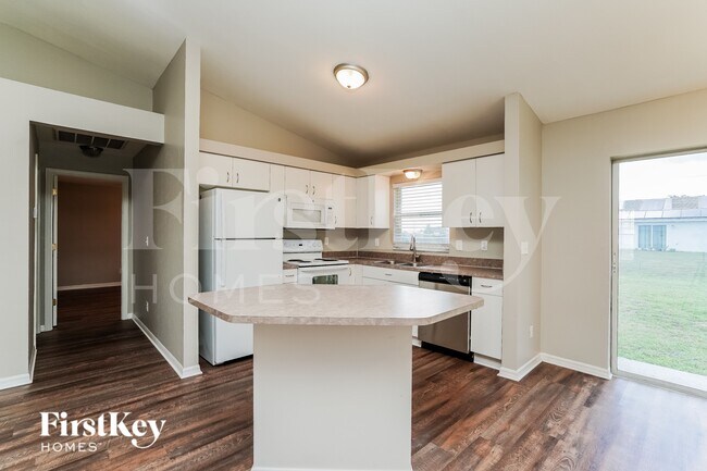 Foto del edificio - 2105 NW 1st Pl