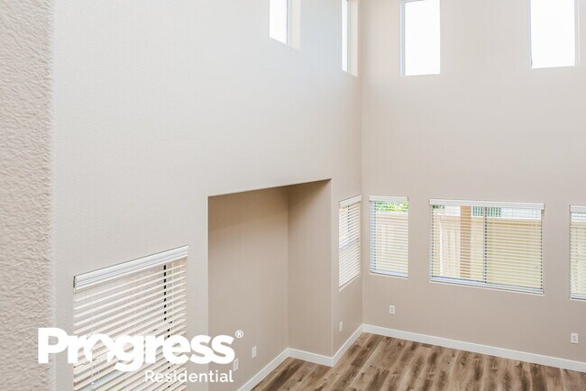 Building Photo - 3937 Bayamon St