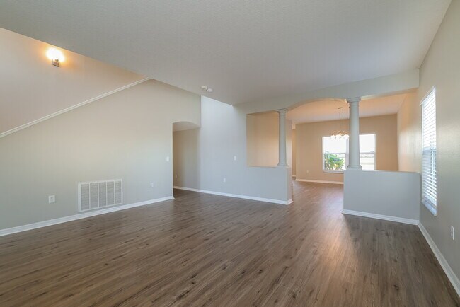 Foto del edificio - 349 Aldershot Ct