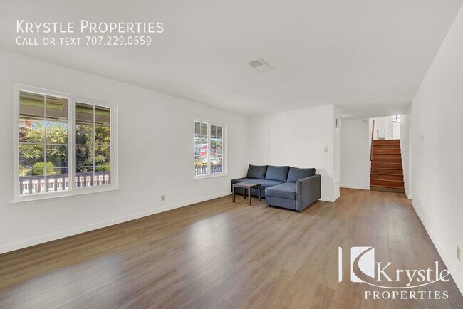 Foto del edificio - Wonderfully spacious home with incredible,...