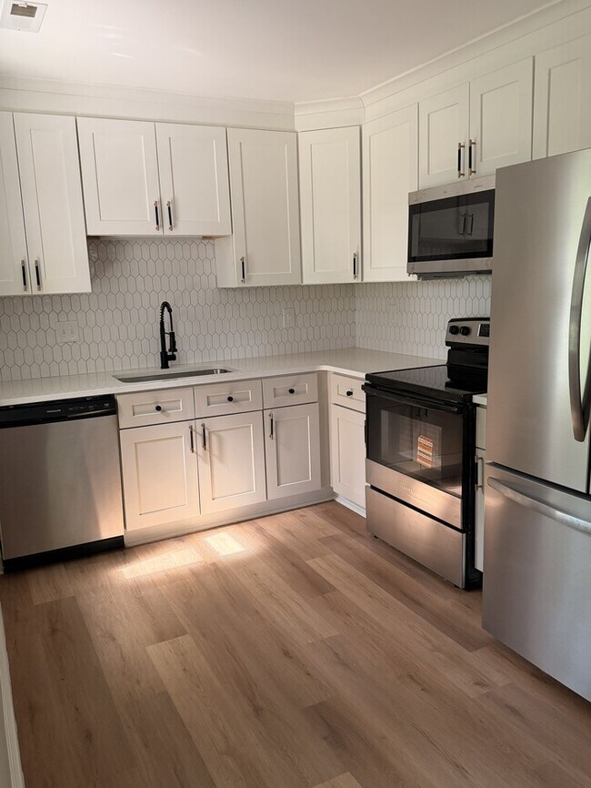 Foto del edificio - 9828 Starwood Dr