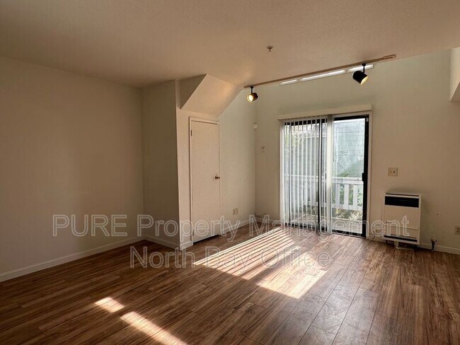 Building Photo - 128 Ninth St