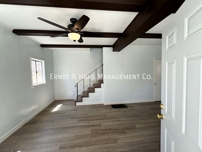 Foto del edificio - 1405 1/2 Olive Ave.-