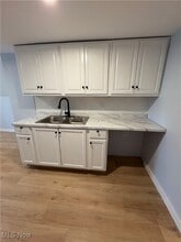 Building Photo - 946 E 79th St