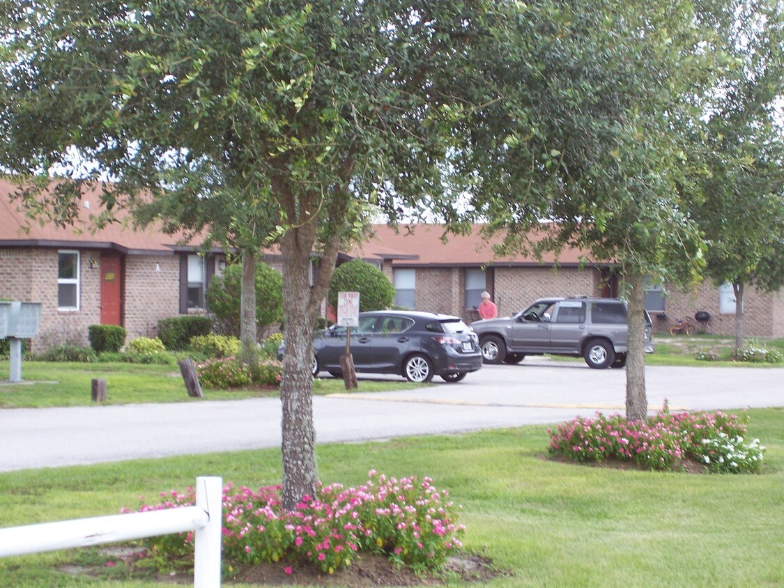 2200 Clover Ridge Ct, Eagle Lake, FL 33839 Apartments in Eagle Lake