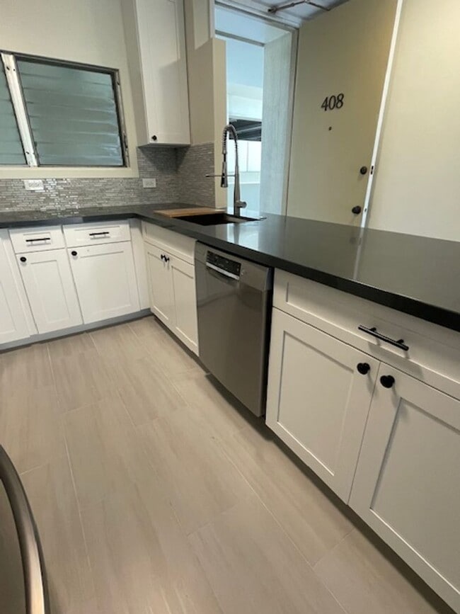 Foto del edificio - Available now - 2 bedroom / 2 bath / 1 cov...