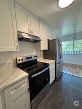 Building Photo - 455 Plum St