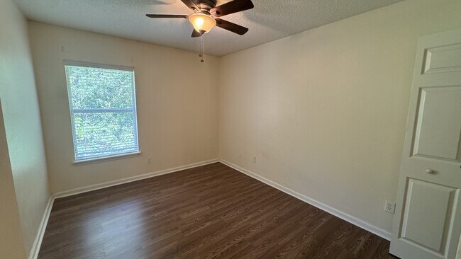 Foto del edificio - 3610 Kirkpatrick Cir