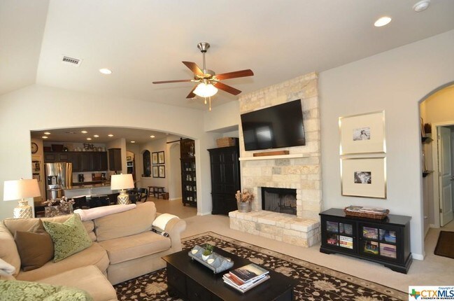 Building Photo - 221 La Grotta Ln