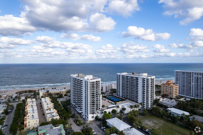 Silver Thatch - Apartments in Pompano Beach, FL | Apartments.com