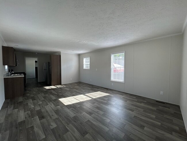 Building Photo - 29 S Hill Dr