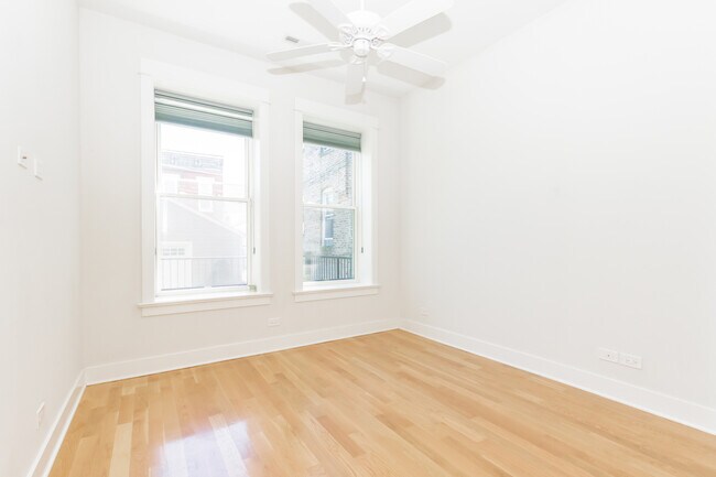Building Photo - 1541 N Bell Ave