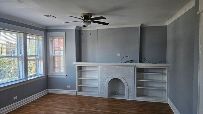 Building Photo - 4730 N St Louis Ave