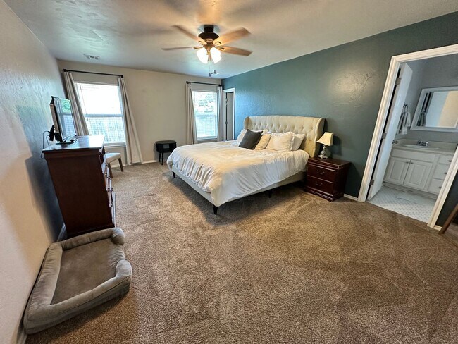 Foto del edificio - For Rent: Charming 3 Bed, 2 Bath Home in M...