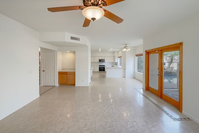 Foto del edificio - 1617 E Glenhaven Dr