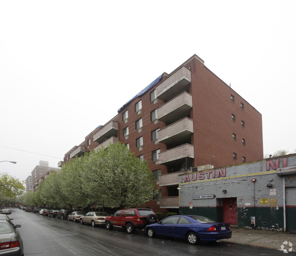 Austin Terrace Apartments in Rego Park, NY