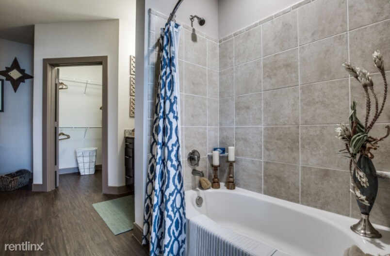 Foto principal - 1 br, 1 bath Apartment - 10919 Louetta Rd